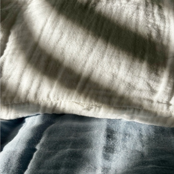 Crate&Barrel Toddler Sized Duvet & Insert - Picture 8 of 13